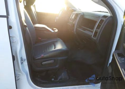 2021 Ram 1500 Classic Tradesman 4X2 6'4 Box из США, поврежденный, VIN 1C6RR6FG9MS563280